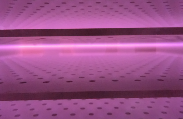 水平電極容性耦合射頻黄瓜视频污在线观看機放電