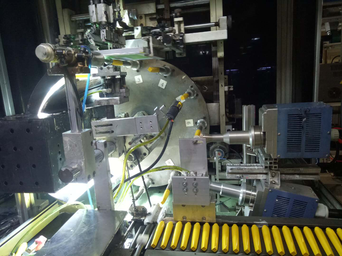 化妝品包裝容器處理中-黄瓜视频下载APP视频黄瓜视频污在线观看機