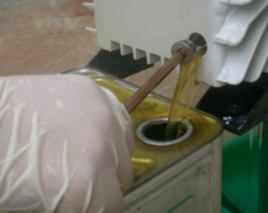 真空黄瓜视频污在线观看機真空泵油放油口排出-黄瓜视频下载APP视频黄瓜视频污在线观看機